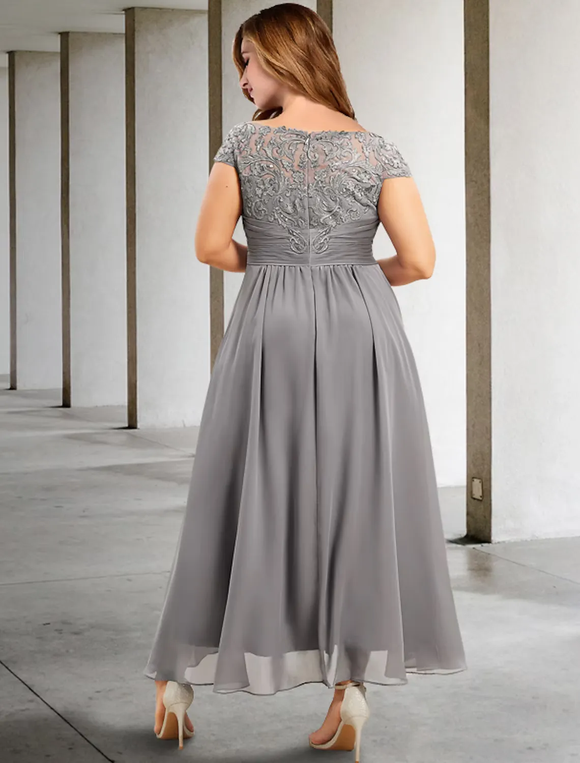 A-Line Plus Size Curve Mother of the Bride Dresses Elegant Dress Formal Length Short Sleeve  Chiffon with Pleats Ruched Appliques