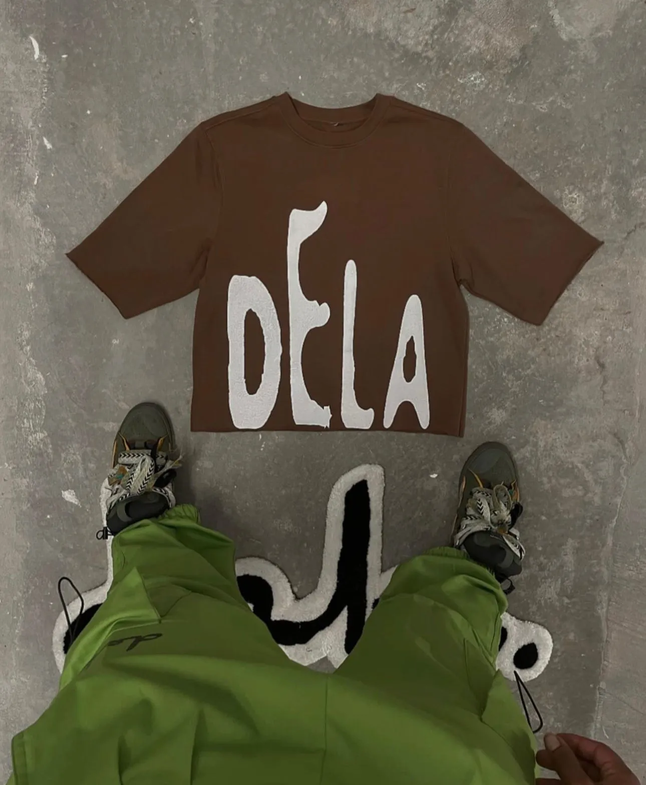 BOLD BOXY CREW (BROWN)
