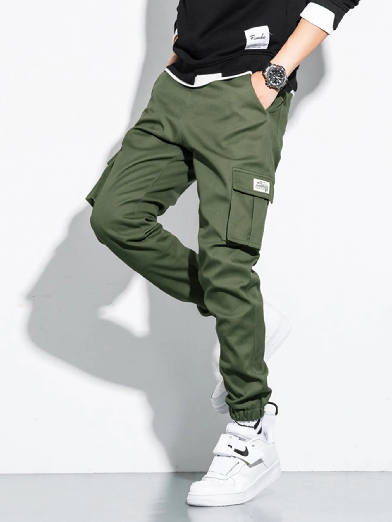 Men Patched Flap Pocket Cargo Pants