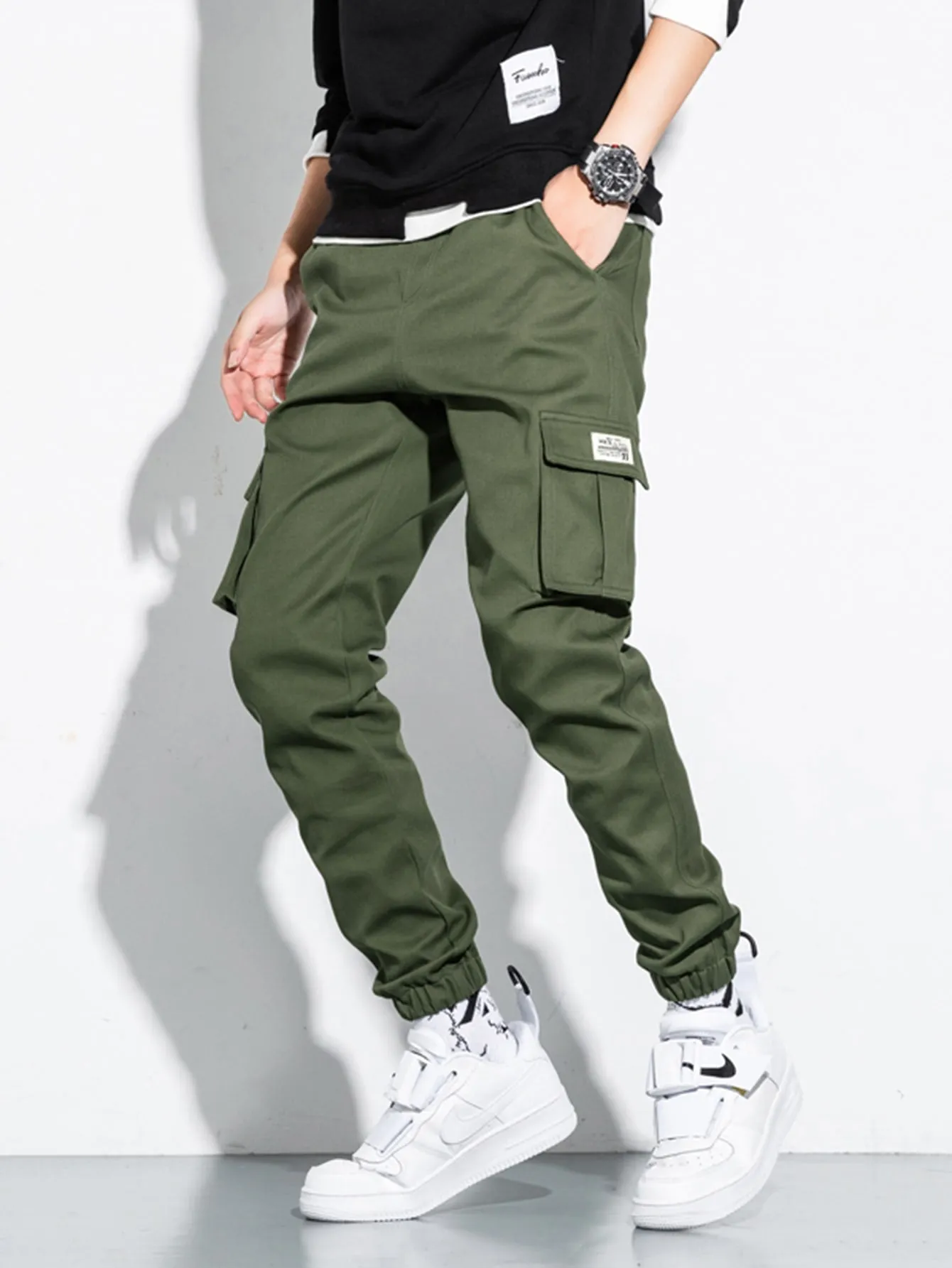 Men Patched Flap Pocket Cargo Pants
