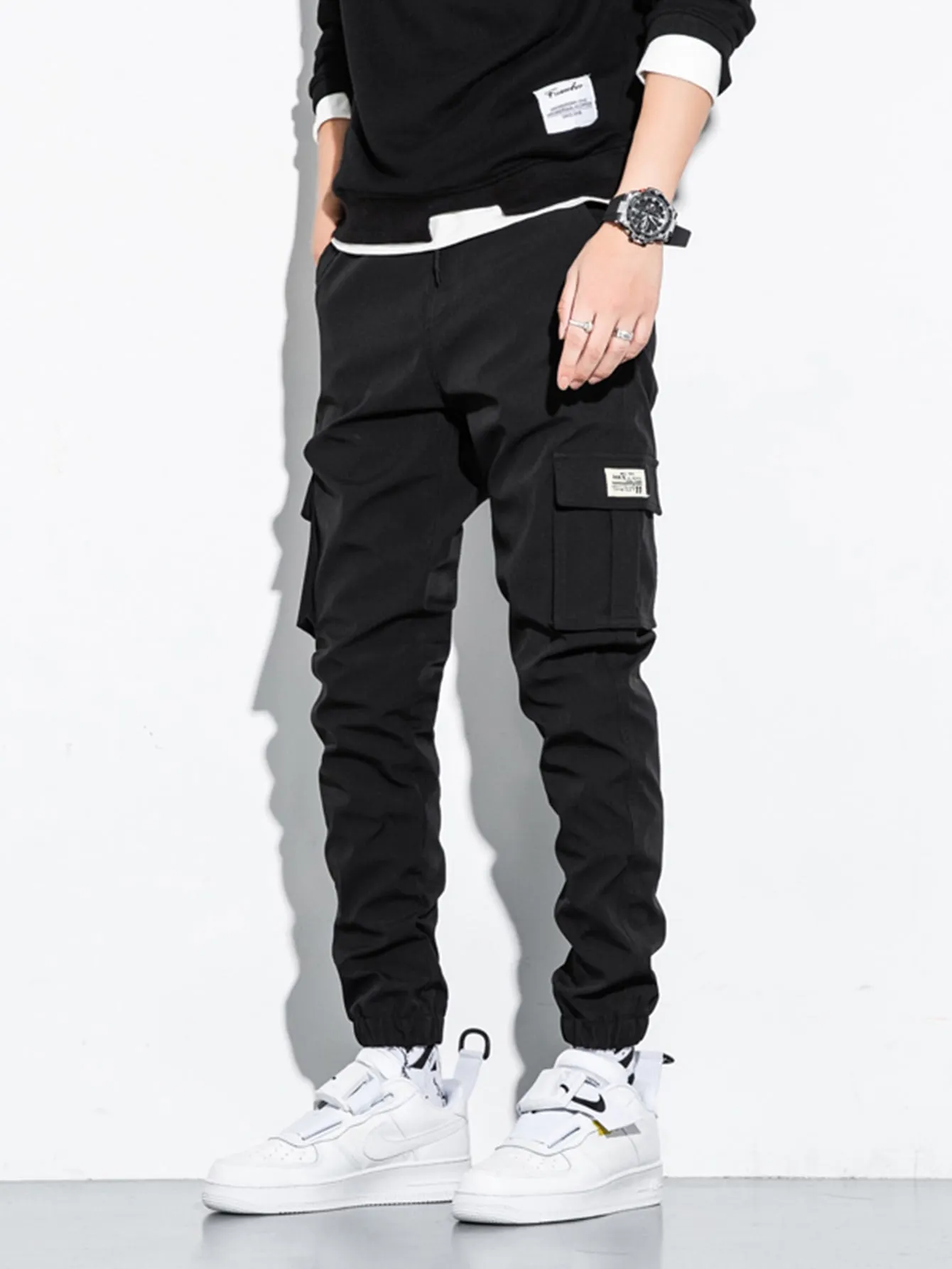 Men Patched Flap Pocket Cargo Pants