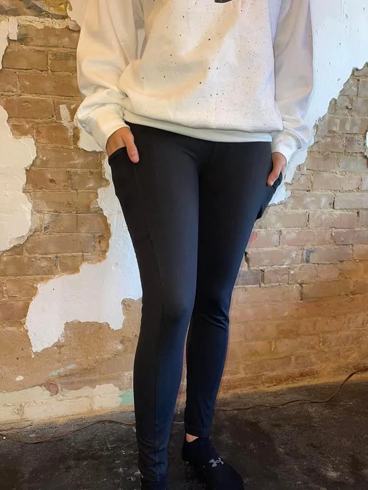 PRE-ORDER Anchored Arrows Classic Comfort Full Length Leggings in black w/pockets